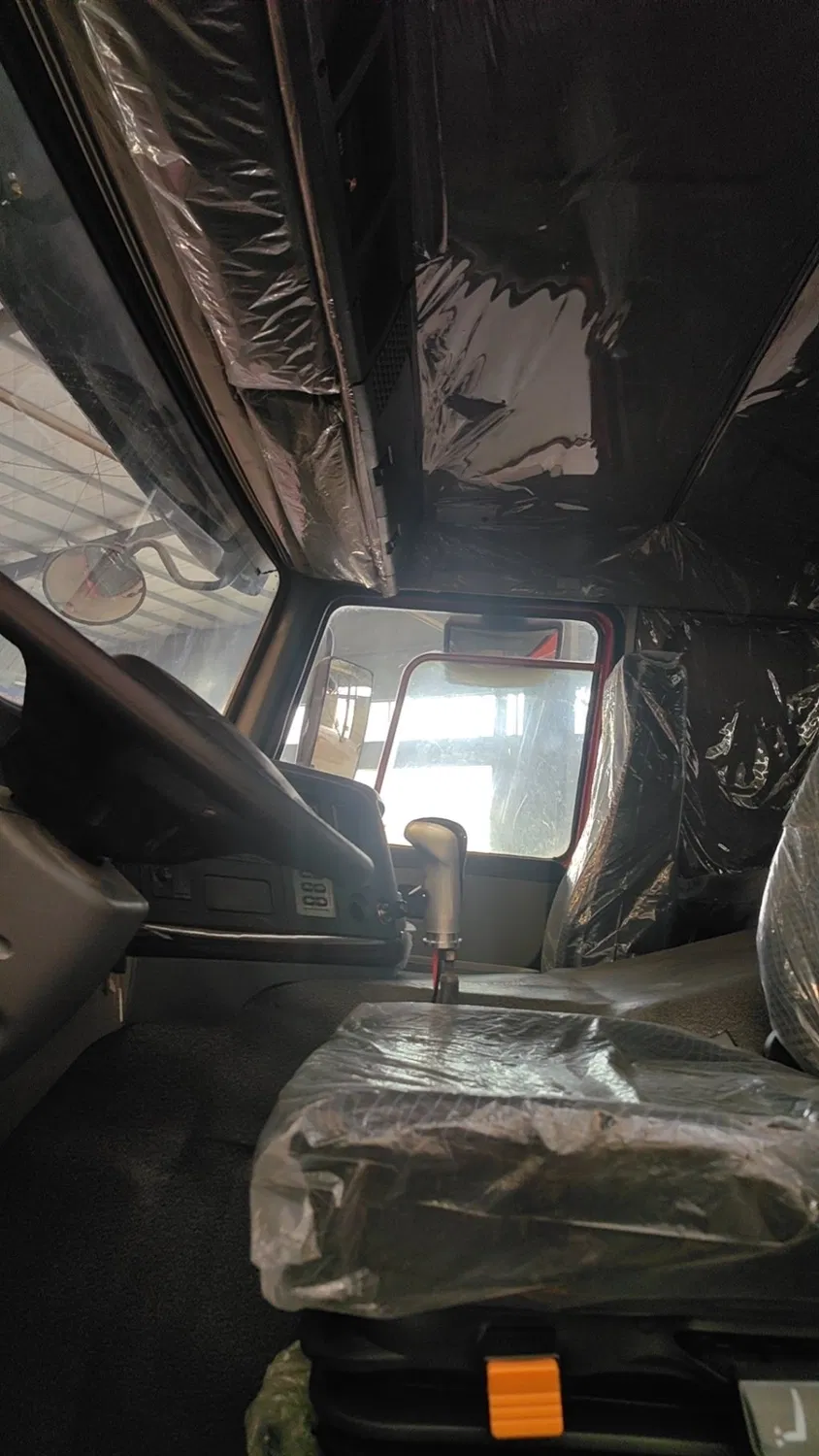 China HOWO Dump Truck 8X4 6X4 Used Second Hand Dump Dumper Tipper Mixer Mixing Concrete Pump Tractor Truck